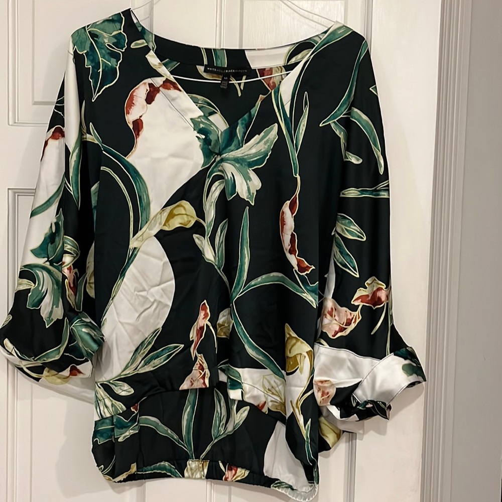 White House Black Market Tropical Tulip top.